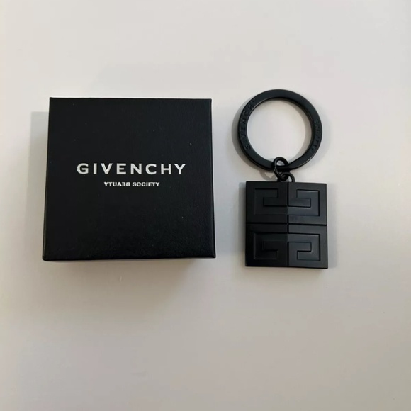 NWT Givenchy 4G Logo Solid Black Keyring Keychain - Picture 1 of 4